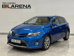 Blå (blå metallic) Begagnad 2014 Toyota Auris Hybrid Edition Halvkombi | 139 900 kr (Marknadspris)