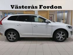 Vit Begagnad 2015 Volvo XC60 R-Design SUV | 199 900 kr (Marknadspris)