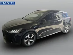 Svart Begagnad 2022 Ford Focus Active Halvkombi | 199 900 kr (Marknadspris)
