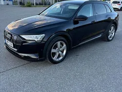 Svart Begagnad 2020 Audi e-tron Proline SUV | 286 500 kr (Bra pris)
