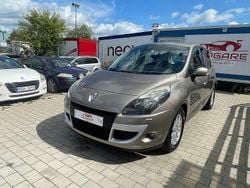 Ljusbrun Begagnad 2009 Renault Scénic III Minibuss | 39 900 kr (Marknadspris)