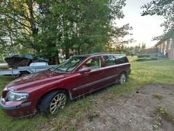 Röd Begagnad 2000 Volvo V70 Kombi | 13 000 kr (Marknadspris)