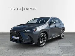 Grå Begagnad 2025 Lexus NX350h Business Edition SUV | 509 000 kr (Marknadspris)