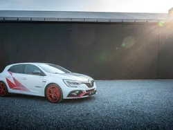 Vit Begagnad 2021 Renault Mégane IV R.S. Halvkombi | 385 000 kr