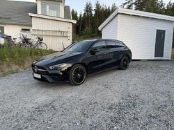 Svart Begagnad 2023 Mercedes CLA250e AMG Sedan | 380 000 kr (Marknadspris)
