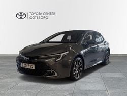 Mörkgrå (grå) Begagnad 2023 Toyota Corolla Hybrid Executive Halvkombi | 309 900 kr (Marknadspris)