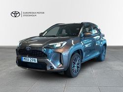 Mörkgrå (grå) Begagnad 2023 Toyota Yaris Hybrid SUV | 324 900 kr