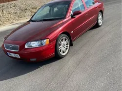 Röd Begagnad 2005 Volvo S60 Momentum Sedan | 23 000 kr (Superpris)