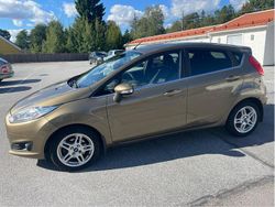 Brun Begagnad 2014 Ford Fiesta Titanium Halvkombi | 60 000 kr (Marknadspris)