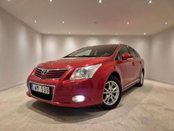 Mörkröd Begagnad 2010 Toyota Avensis Business Edition Kombi | 69 900 kr (Marknadspris)