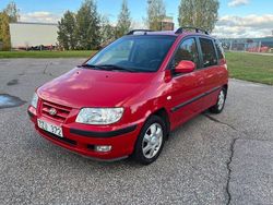 Röd Begagnad 2002 Hyundai Matrix Minibuss | 18 000 kr (Marknadspris)