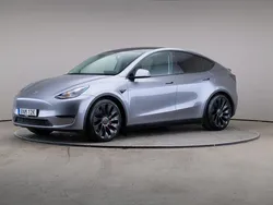 Grå Begagnad 2023 Tesla Model Y Performance SUV | 459 000 kr