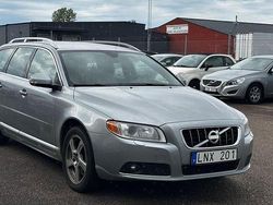 Silver Begagnad 2010 Volvo V70 Summum Kombi | 99 500 kr (Dyr)