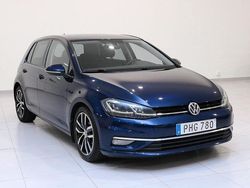 Mörkblå Begagnad 2017 VW Golf VII GT Halvkombi | 139 900 kr (Marknadspris)