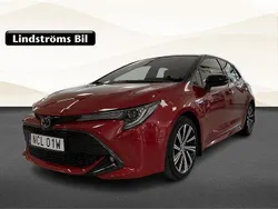 Röd Begagnad 2019 Toyota Corolla Hybrid Style Halvkombi | 224 900 kr (Marknadspris)