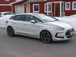 Vit Begagnad 2012 Citroën DS5 Halvkombi | 95 000 kr (Marknadspris)