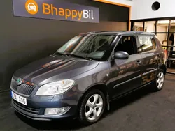 Mörkgrå (grå) Begagnad 2012 Skoda Fabia Elegance Halvkombi | 49 900 kr (Marknadspris)