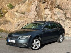 Grå Begagnad 2014 Skoda Octavia Elegance Kombi | 129 700 kr (Marknadspris)