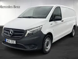 Vit Begagnad 2023 Mercedes e-Vito Minibuss | 349 900 kr