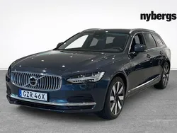 Mörkblå (blå) Begagnad 2024 Volvo V90 Core Kombi | 489 000 kr (Marknadspris)