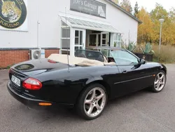 Svart Begagnad 2000 Jaguar XKR R Cab | 239 000 kr