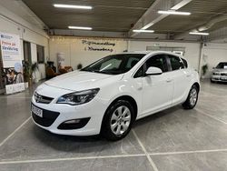 Vit Begagnad 2015 Opel Astra Active Halvkombi | 69 900 kr (Marknadspris)