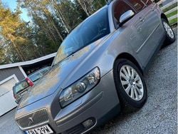 Grå Begagnad 2005 Volvo V50 Momentum Kombi | 16 500 kr