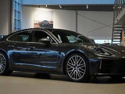 Grå Begagnad 2024 Porsche Panamera 4 Sedan | 1 199 000 kr
