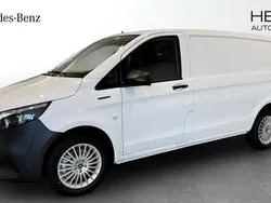 Vit (white) Ny 2024 Mercedes e-Vito Minibuss | 669 000 kr (Dyr)