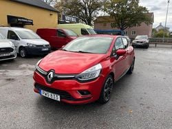 Röd (rödmet) Begagnad 2019 Renault Clio IV Intens Halvkombi | 112 000 kr (Marknadspris)