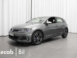 Mörkgrå (indium grey metallic) Begagnad 2020 VW Golf VIII GTE Kombi | 219 500 kr (Bra pris)