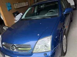 Blå Begagnad 2003 Opel Vectra Sedan | 40 000 kr