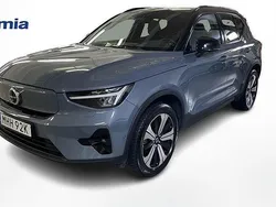 Grå Begagnad 2022 Volvo XC40 Ultimate SUV | 359 900 kr