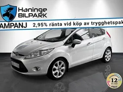 Grå Begagnad 2010 Ford Fiesta Titanium Halvkombi | 44 900 kr