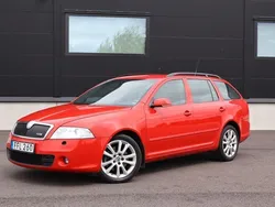 Röd Begagnad 2006 Skoda Octavia Sport Kombi | 39 900 kr (Marknadspris)
