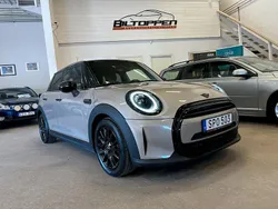 Grå Begagnad 2021 Mini Cooper Comfort Halvkombi | 229 000 kr (Marknadspris)