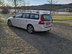 Vit Begagnad 2008 Volvo V70 Momentum Kombi | 25 000 kr (Bra pris)