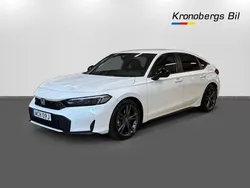 Sonic grey metallic Ny 2024 Honda Civic Hybrid Halvkombi | 384 500 kr (Marknadspris)