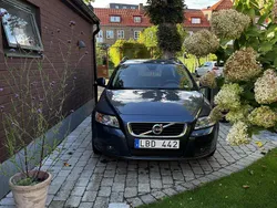 Blå Begagnad 2011 Volvo V50 Momentum Kombi | 69 000 kr (Marknadspris)