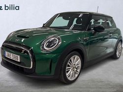 Grön Begagnad 2023 Mini Cooper Essential Halvkombi | 214 900 kr (Bra pris)