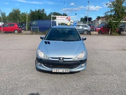 Ljusgrå Begagnad 2003 Peugeot 206 Halvkombi | 16 900 kr (Marknadspris)