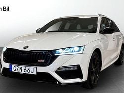 Vit (candy white) Begagnad 2021 Skoda Octavia RS Kombi | 299 900 kr (Bra pris)