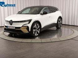 Vit (vit glacier/svart tak) Begagnad 2022 Renault Mégane Iconic Kombi | 269 800 kr (Marknadspris)