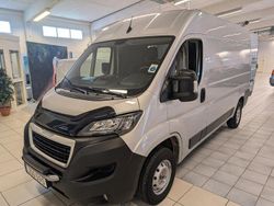 Grå Begagnad 2023 Peugeot Boxer Van | 374 900 kr