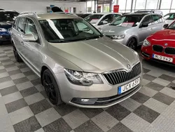 Ljusbrun (brun metallic) Begagnad 2015 Skoda Superb Business Line Kombi | 129 500 kr (Marknadspris)