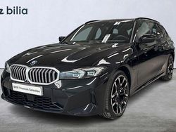 Safirsvart metallic Begagnad 2025 BMW 330 M Sport Kombi | 559 900 kr
