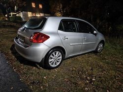 Silver Begagnad 2007 Toyota Auris Halvkombi | 20 000 kr (Bra pris)