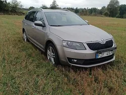 Brun Begagnad 2014 Skoda Octavia Kombi | 55 000 kr (Superpris)