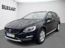 Svart Begagnad 2018 Volvo V60 CC Standard Kombi | 209 500 kr (Marknadspris)