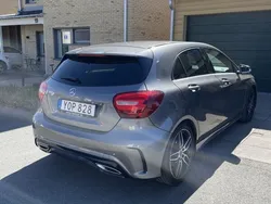 Grå Begagnad 2018 Mercedes A180 AMG line Halvkombi | 170 000 kr (Marknadspris)